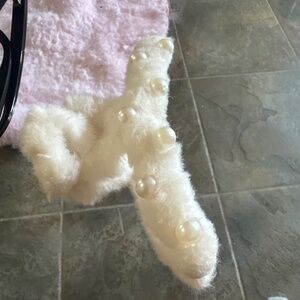 Looking for this hairclip please help me find it!